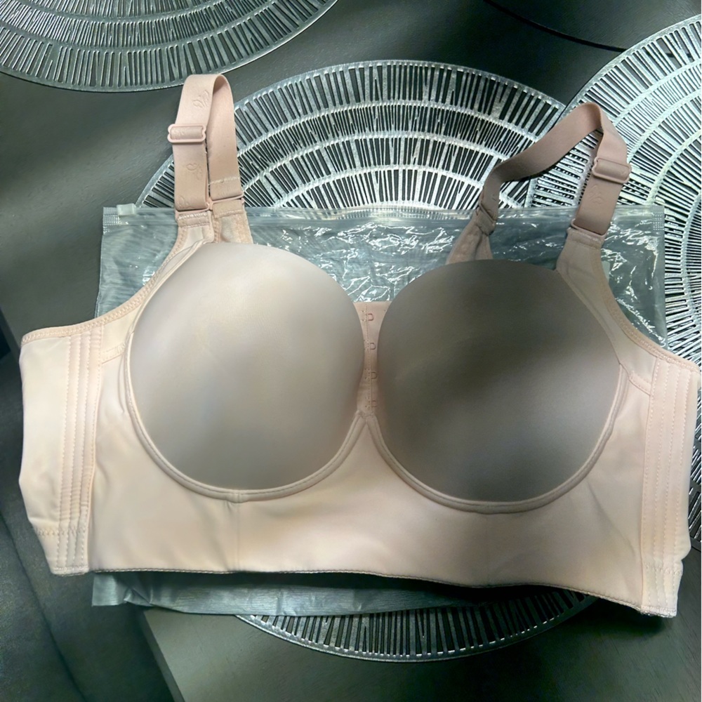 Back smoothing and padded bra - new in bag